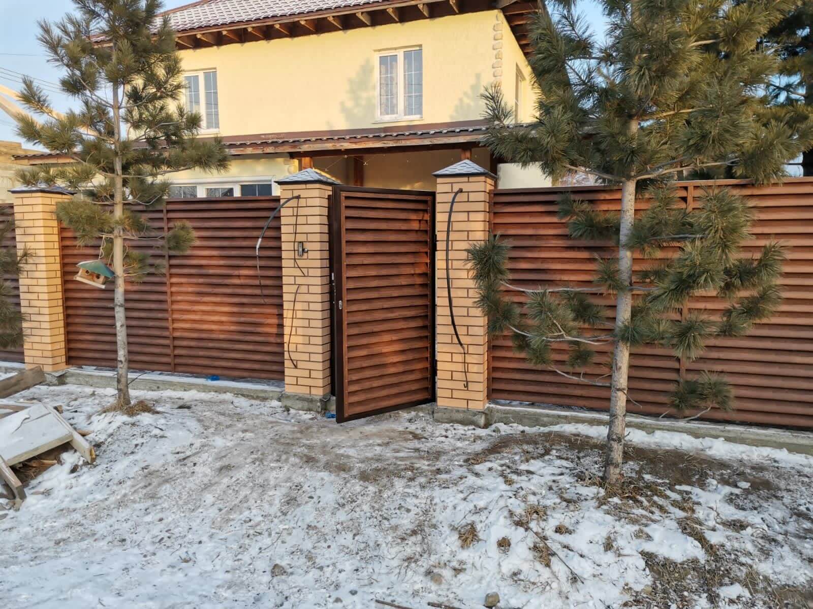 забор-жалюзи 65м Каштан фото1 в Казахстане