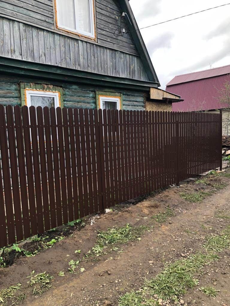 Забор из штакетника ЭКО-М 22м RAL8017/8017 Шоколад двусторонний в Казахстане