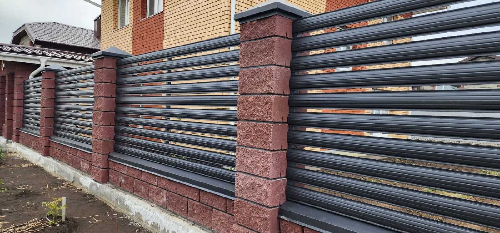 Забор-ранчо из штакетника 21м RAL7024/7024 Серый Графит МАТТЕ двусторонний в Казахстане