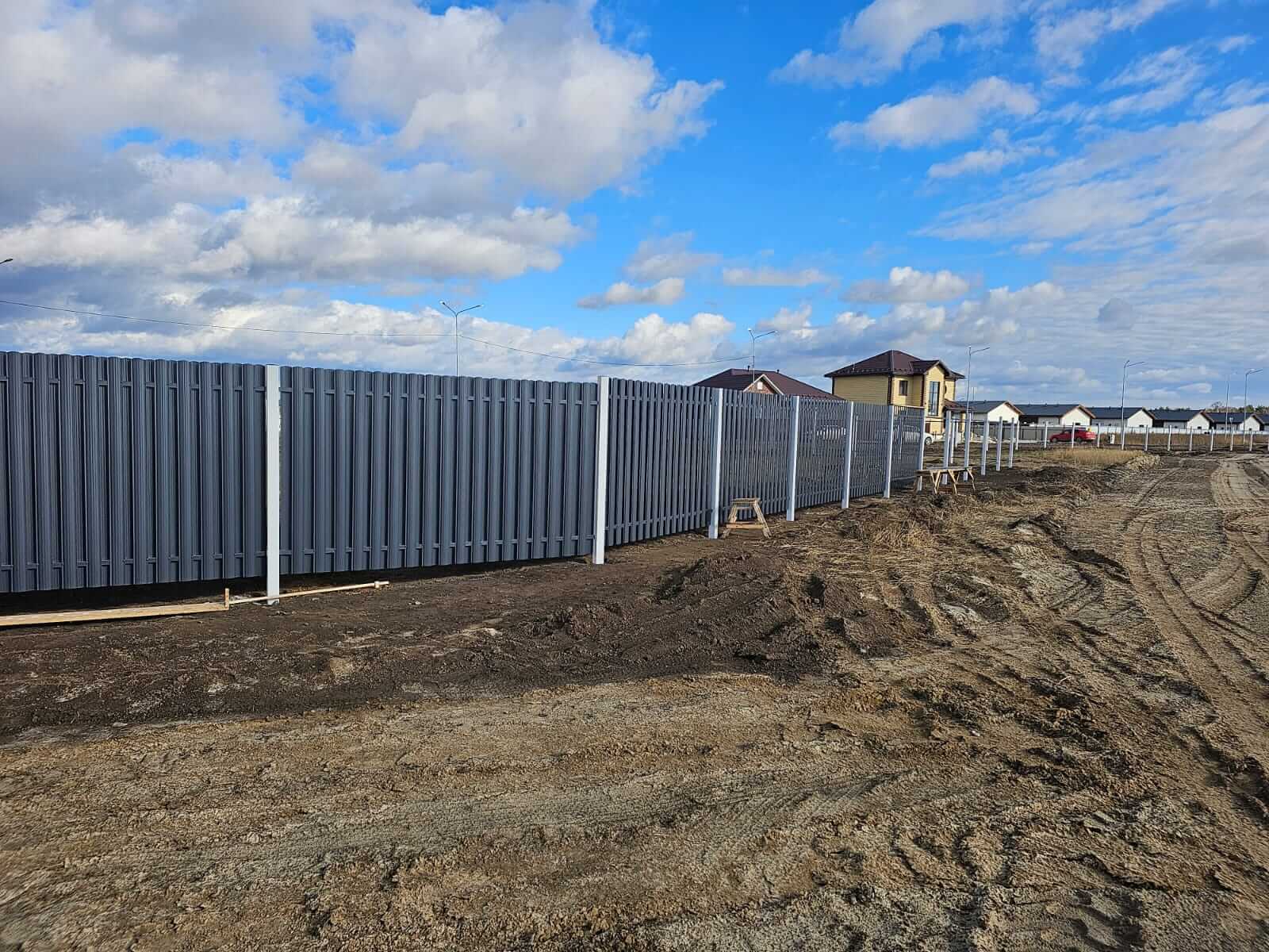Забор из евроштакетника 234м RAL7024/7024 Серый Графит двусторонний фото 7 в Казахстане