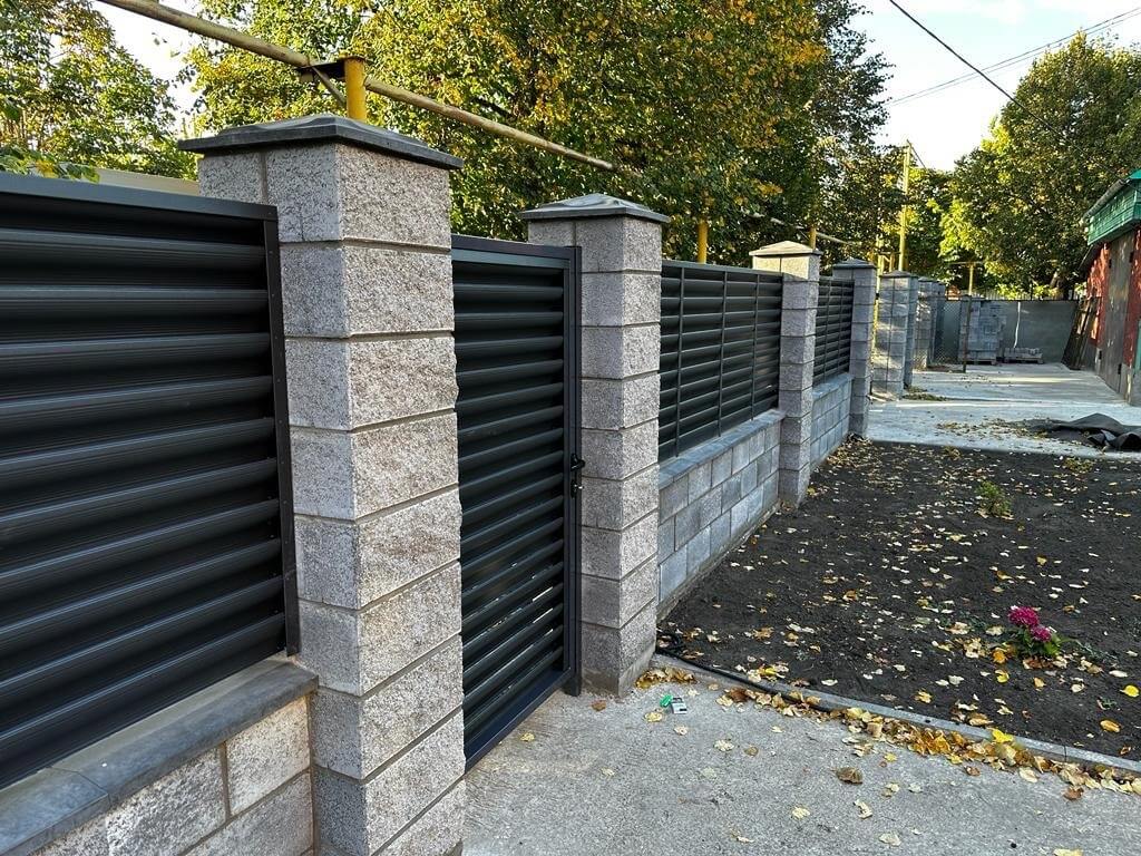 Забор-жалюзи 19м RAL7024/7024 Серый Графит двусторонний MATTE фото 1 в Казахстане