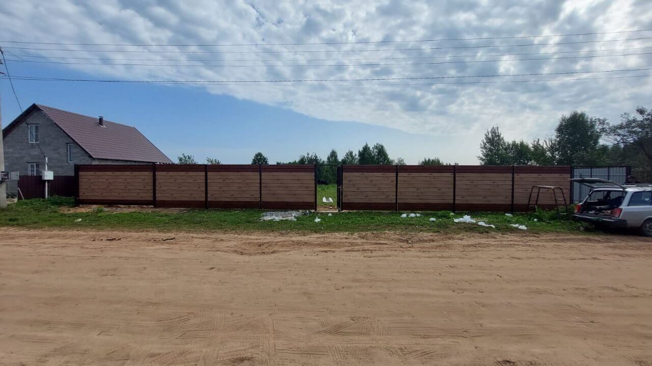 Забор из металлосайдинга Евро-Брус 34м Клен Светлый (SteelArt) + Темное Дерево (Printech) фото 3 в Казахстане