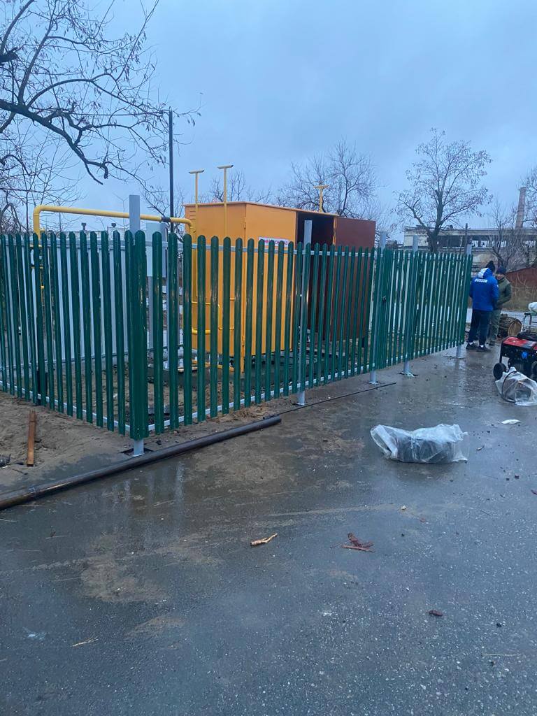 Забор из штакетника ЭКО-М 12м RAL6005 Зеленый Мох фото 1 в Казахстане