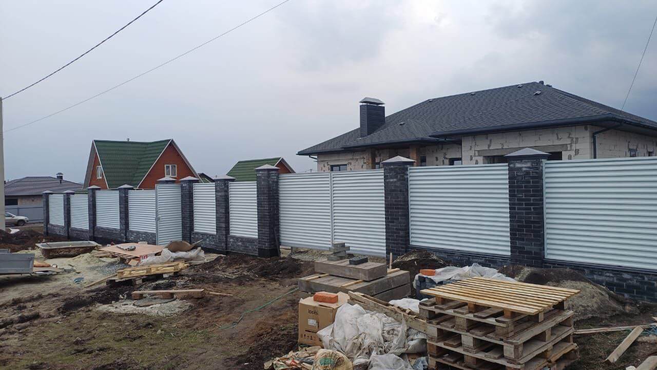 Забор-жалюзи из ламелей ЭКО-Z 94м RAL9003/9003 Белый двусторонний фото 2 в Казахстане