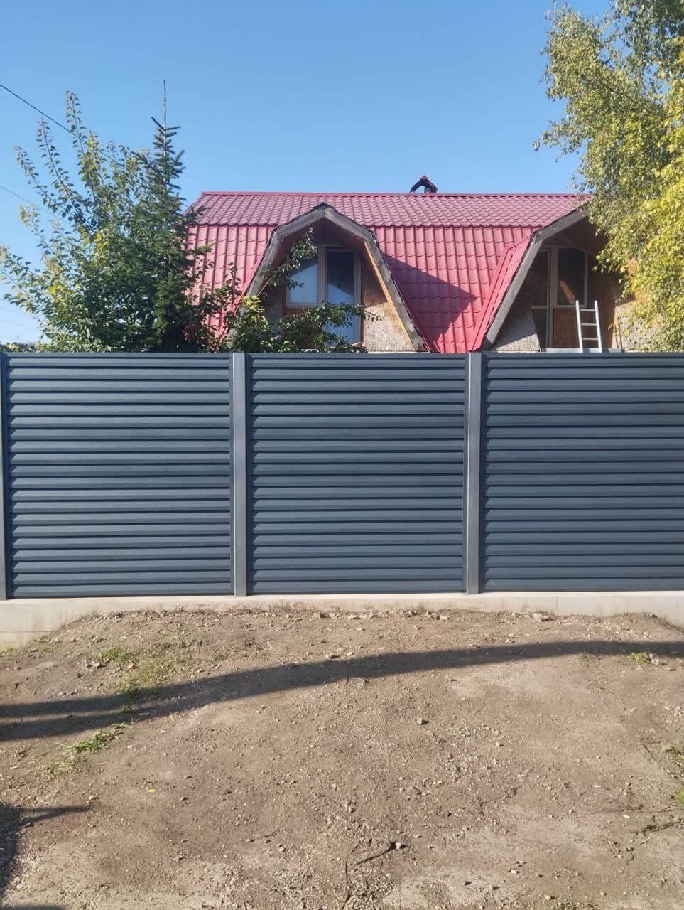 Забор-жалюзи из ламелей Реснички 54м RAL7024/7024 Серый Графит двусторонний МАТТЕ в Казахстане