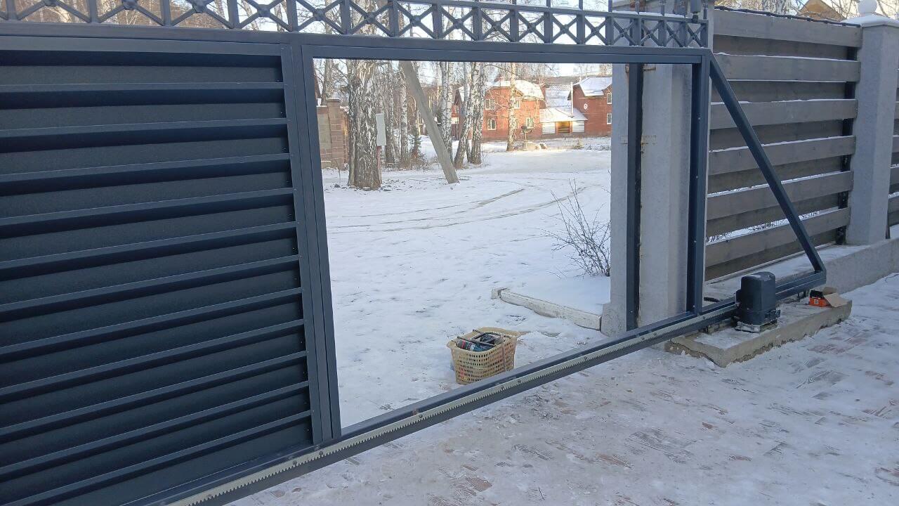 Входная группа из ламелей Хай-Тек RAL7024/7024 Серый Графит двусторонний МАТТЕ фото 10 в Казахстане