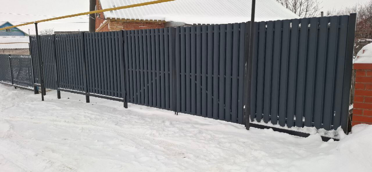 Забор из евроштакетника 27м RAL7024 Серый Графит МАТТЕ в Казахстане