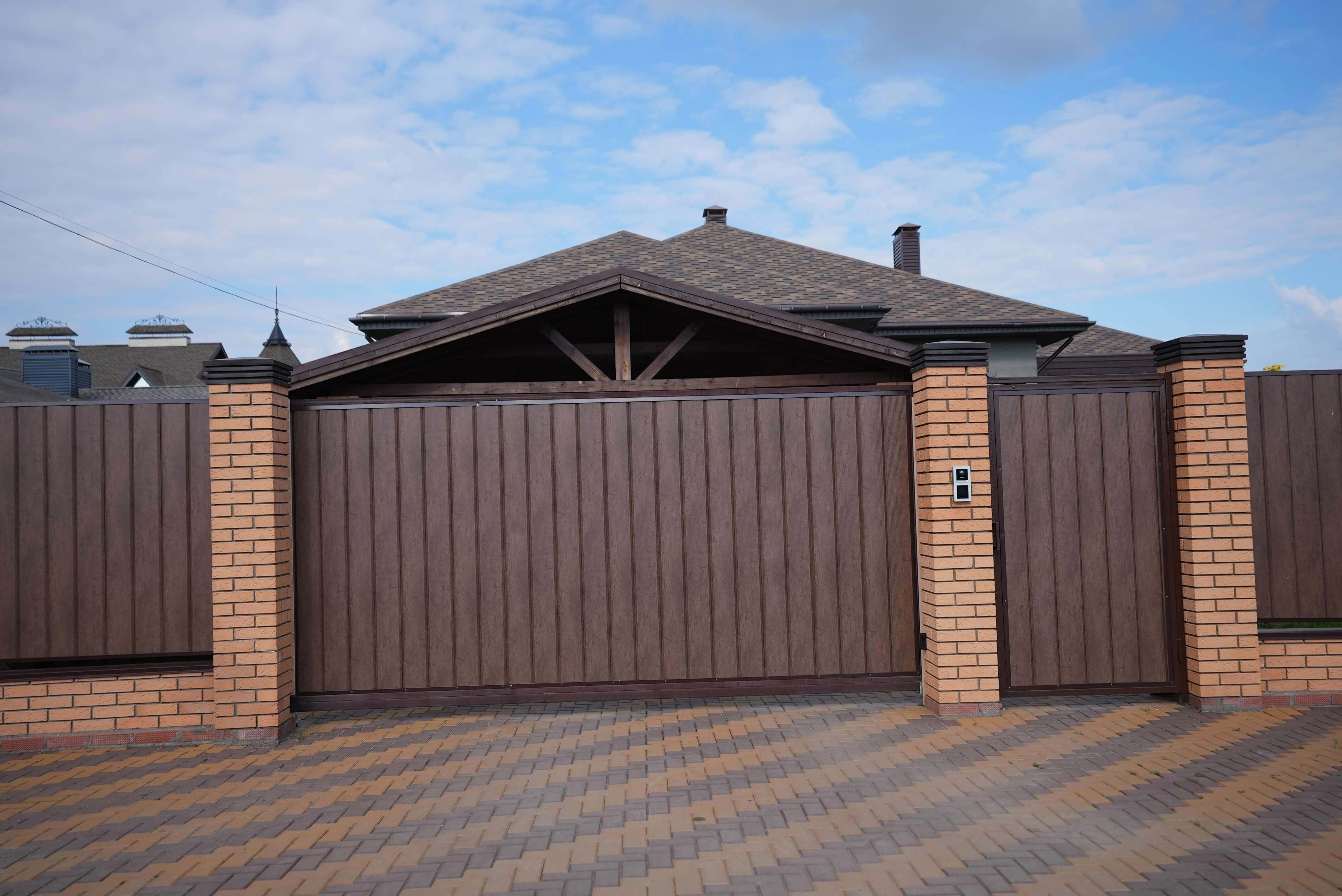 Забор из металлосайдинга ЕВРО-БРУС 32м Темный Каштан 3D Принтек фото 1 в Казахстане
