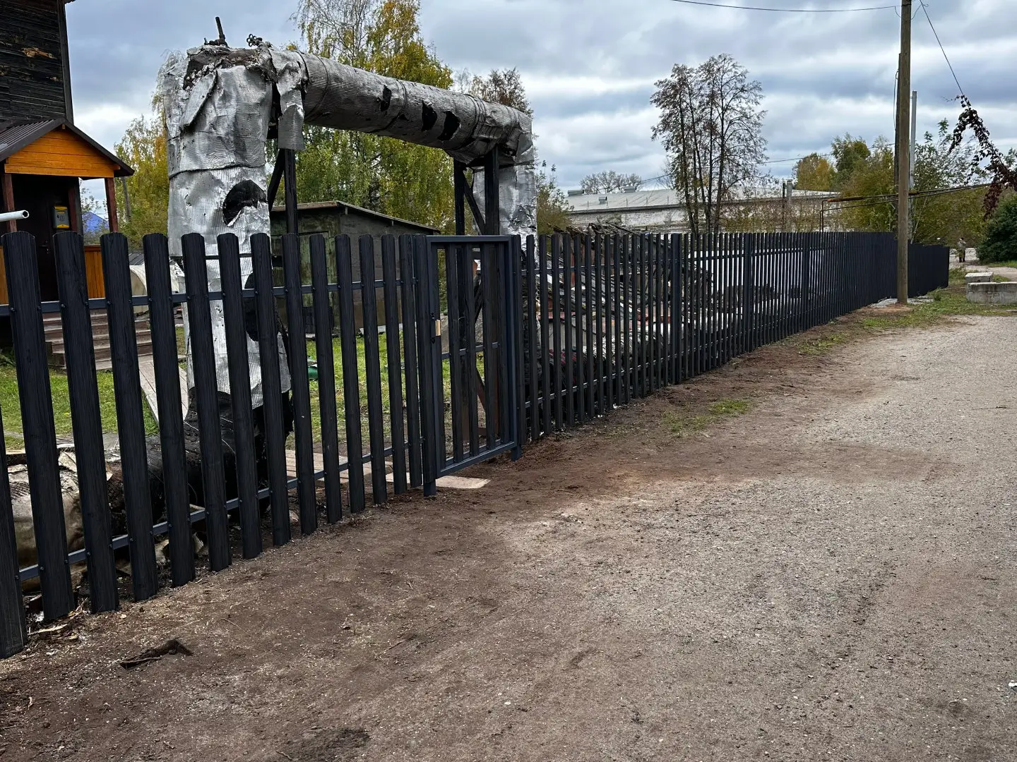 Забор из евроштакетника 63м Черное Дерево 3D Принтек фото 5 в Казахстане
