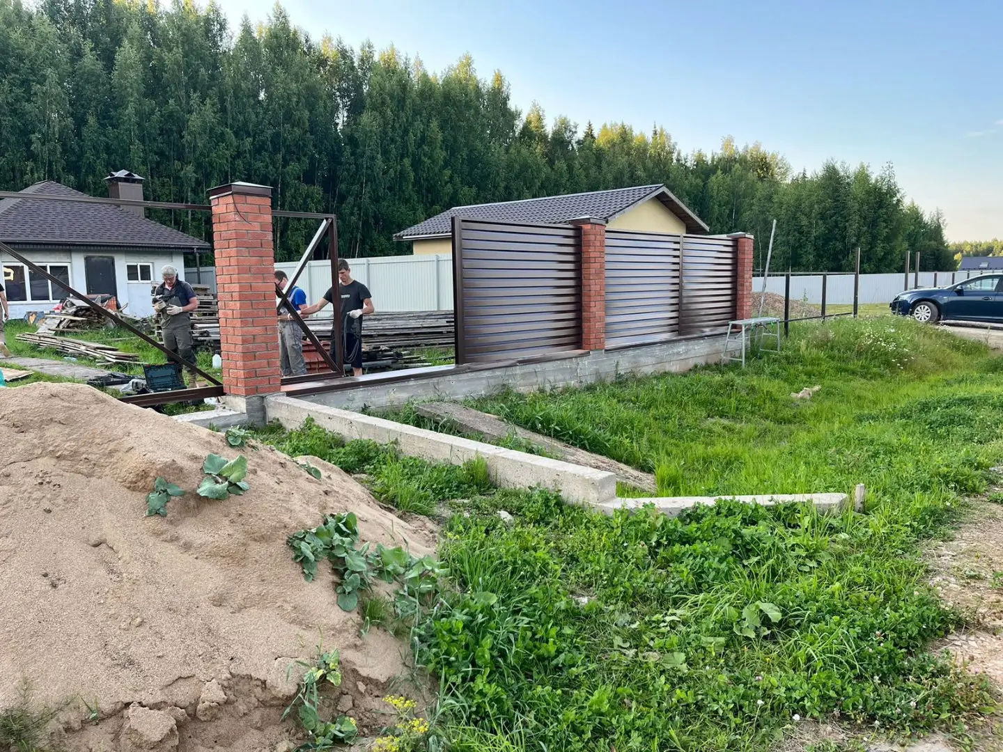 Забор-жалюзи из ламелей Хай-Тек 26м RAL8017/8017 Шоколад двусторонний фото 3 в Казахстане