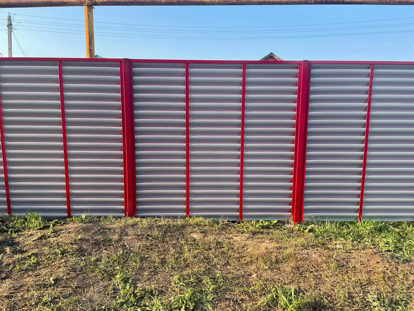Забор-жалюзи из ламелей Еврожалюзи 24м RAL3003 Рубин фото 5 в Казахстане