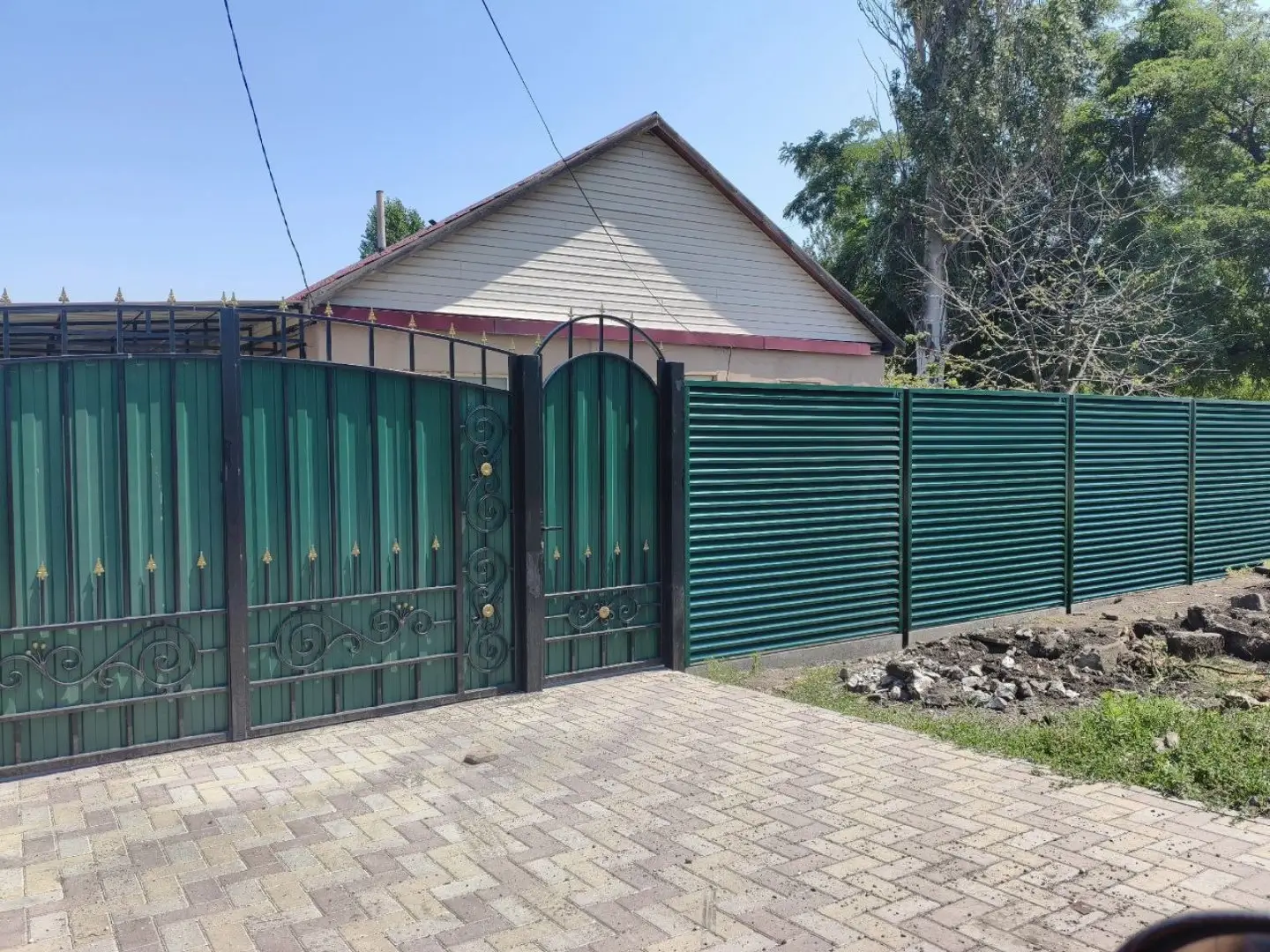 Забор-жалюзи из ламелей ЭКО-Z 24м RAL6005 Зеленый Мох в Казахстане